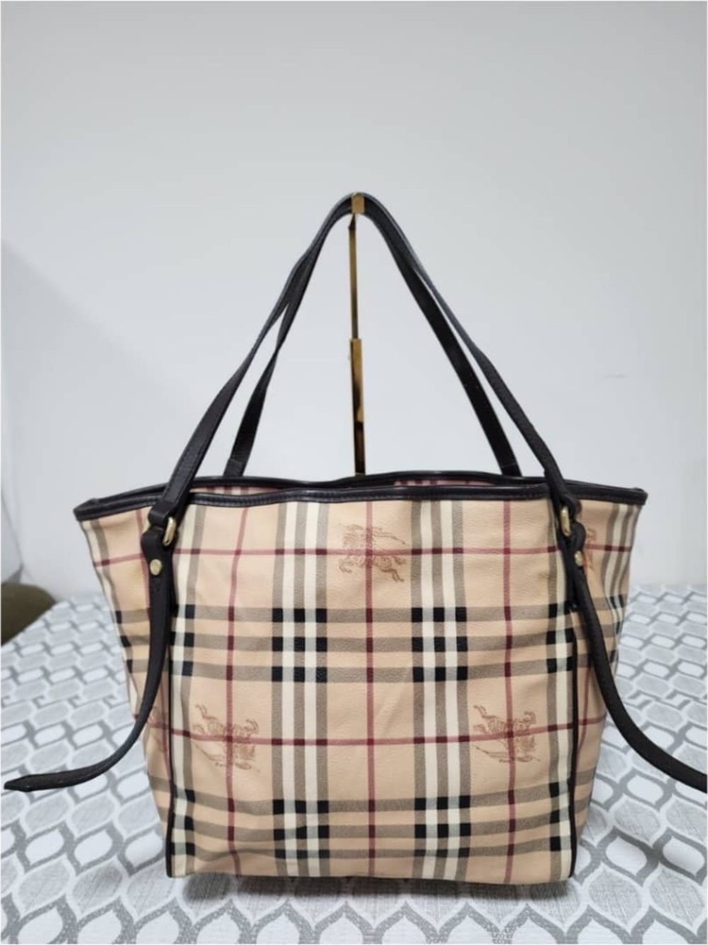 Authentic BURBERRY Haymarket Check Canterbury Tote Beige/Brown - Picture 4 of 10